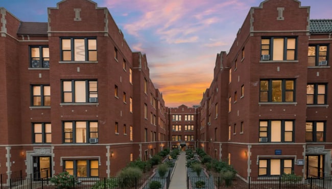 Photo - 3929 N Janssen Ave Unidad 3941-1W