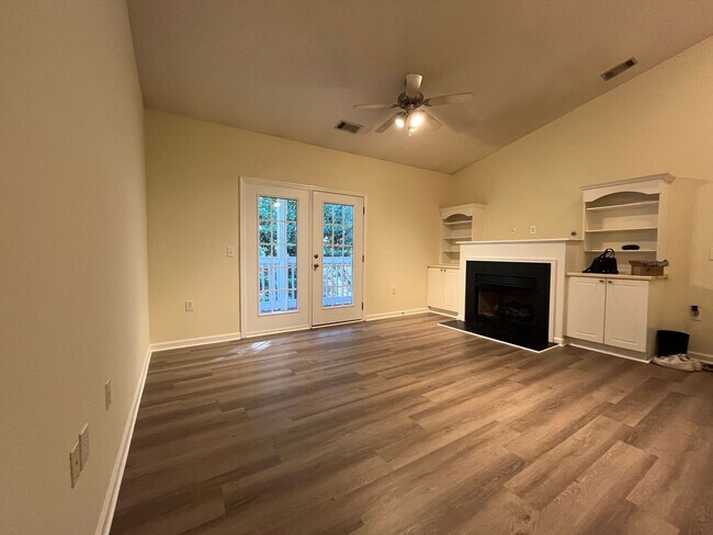 Photo - Spacious 2/2 Apartment Ready For Move In Now!