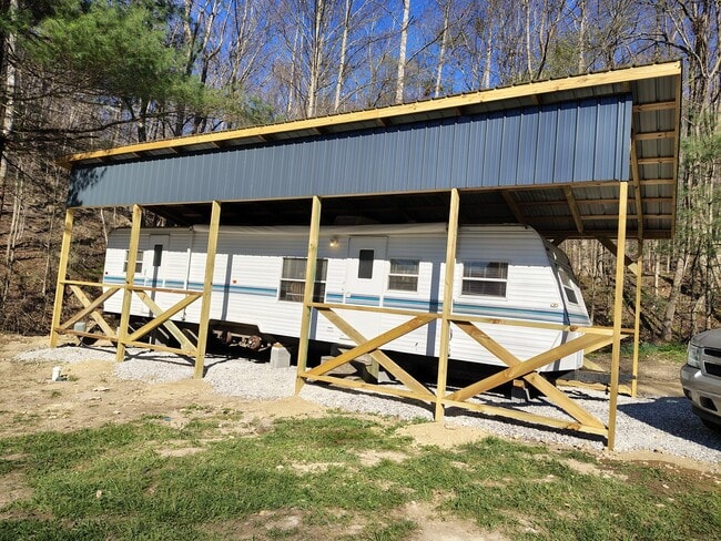 Building Photo - 372 Ester Spur Rd