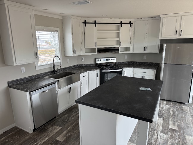 Photo - 324 Patriot Ln