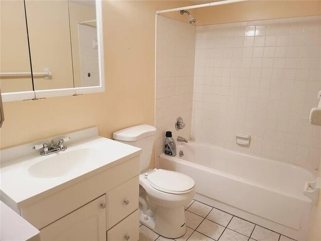 Photo - 400 El Camino Dr Unit 203