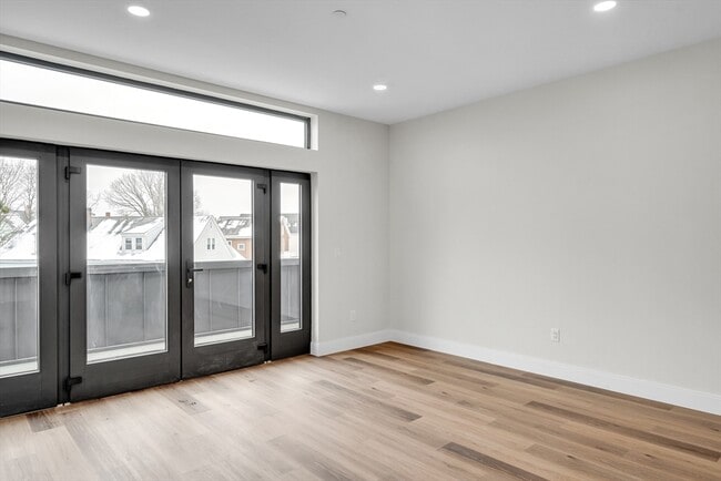 Photo - 63 Belgrade Ave Unidad 404