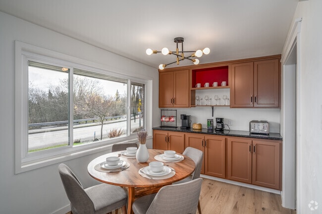 Interior Photo - 3732 N Stevens St