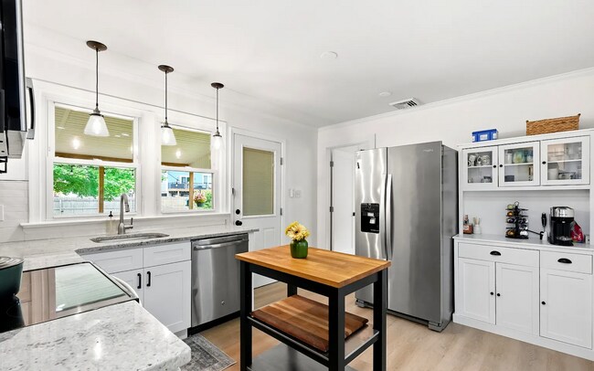 Photo - 135 Longshore Ave