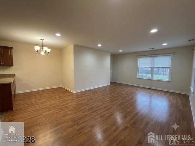 Photo - 156 Pennsylvania Way