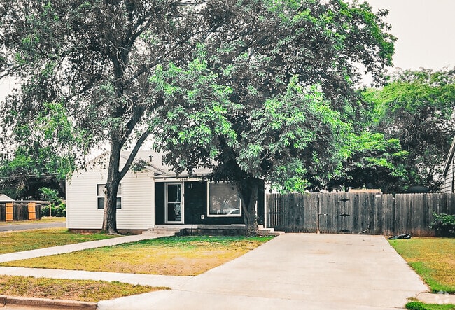 Building Photo - 2801 36th St Rental