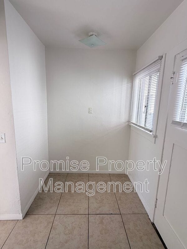 Photo - 608 Surfrider Way