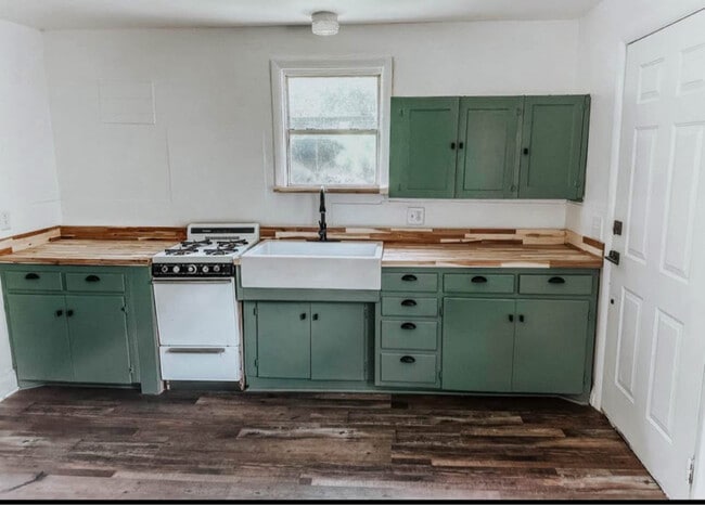 Photo - 902 W Dunbar St