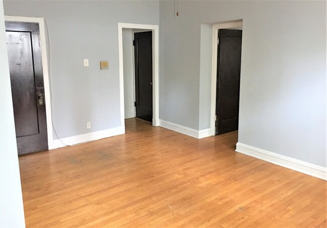 Photo - 1060 W Cornelia Ave Apartment Unit GDN