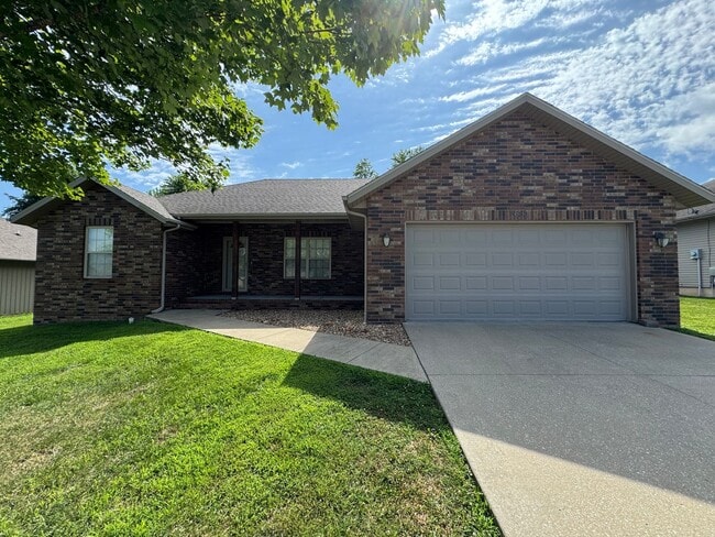 Building Photo - Beautiful 3 bedroom 2 Bathroom Home locate...