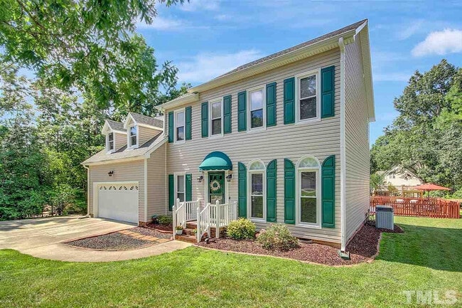 Room in House on Daingerfield Dr