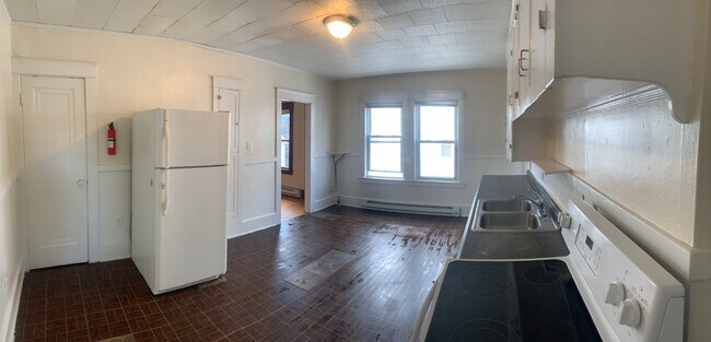 2 N Main St Unit 3L