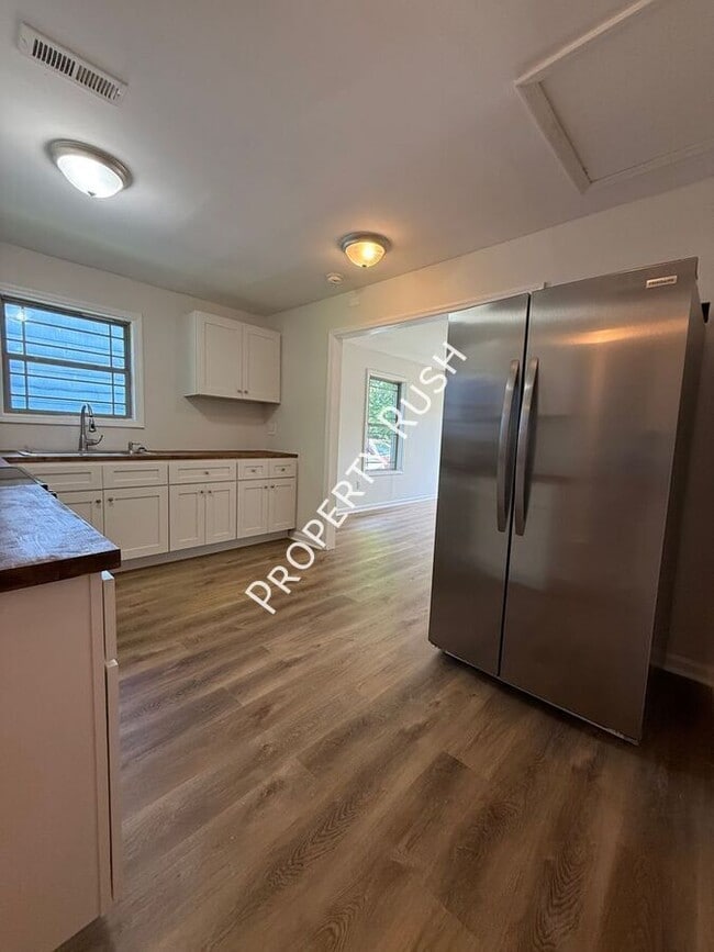 Photo - 1718 Portland St Unit B