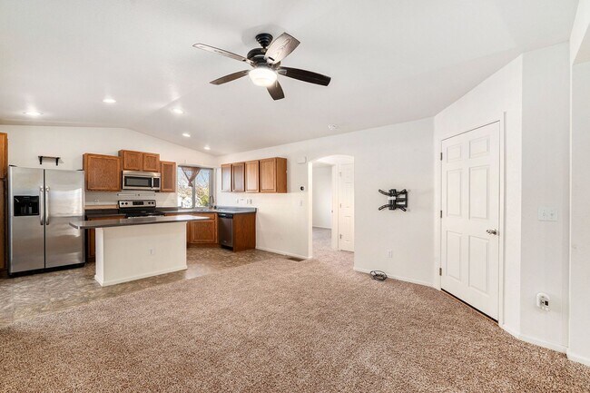 Photo - Spacious 3 Bed 3 Bath in the heart of Gree...