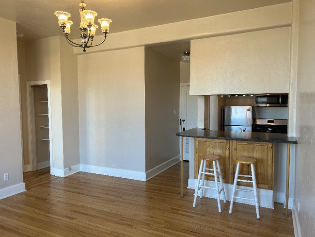 Photo - 111 Broadway Ave Unit 19