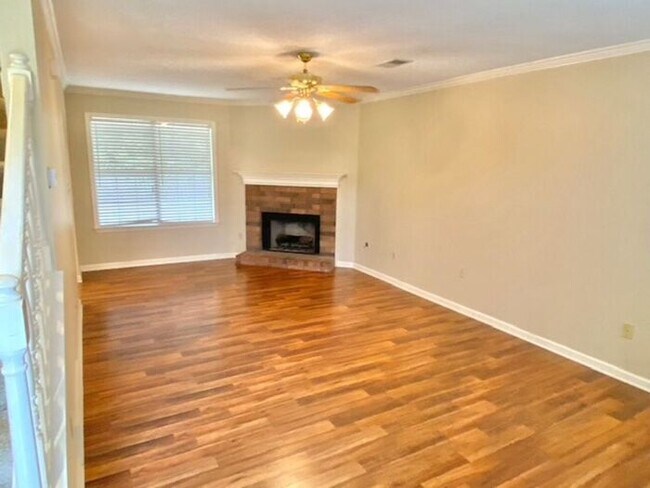 Photo - Great Location Fantastic Price-4 Bedroom 2.5 Bath AVAILALBE NoW!