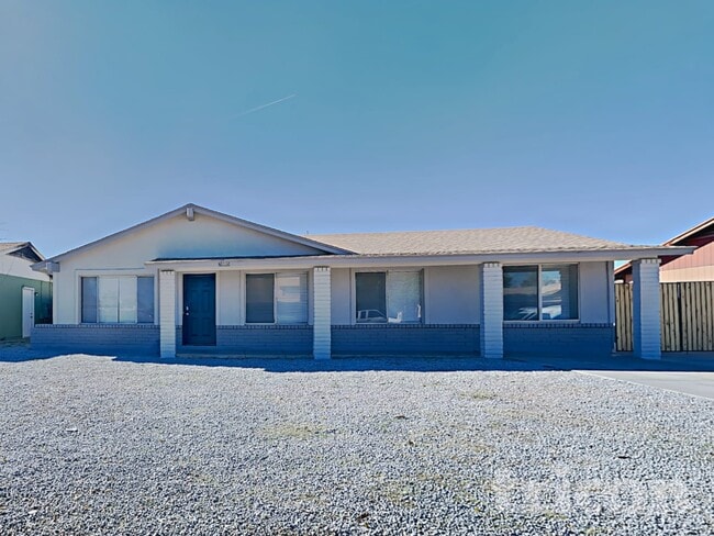 Building Photo - 7805 W Cora Ln