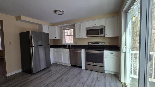 Photo - 27 N Main St