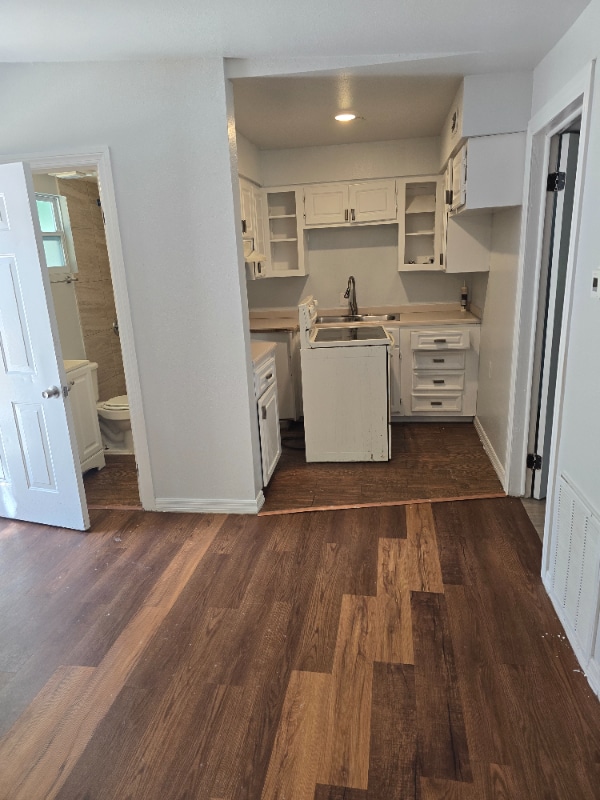 Photo - 3212 E Henry Ave