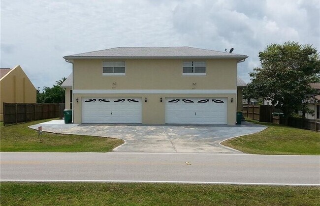 Photo - 3105 Vasco St