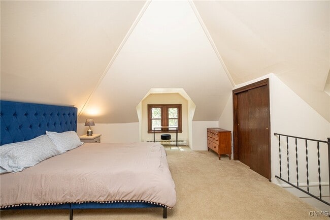 Building Photo - 57 E Lake St