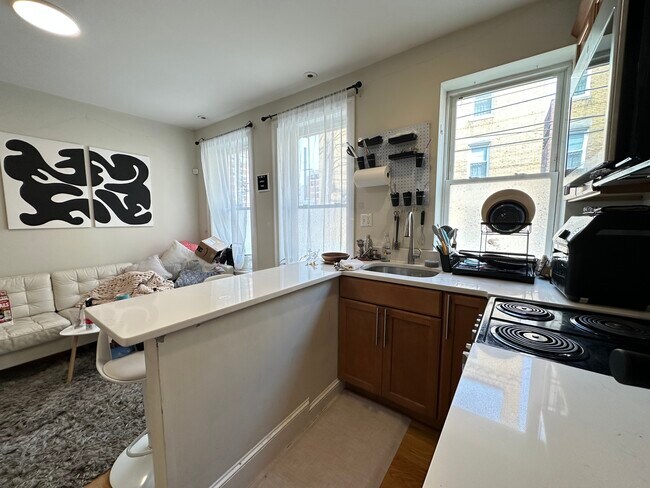 Building Photo - 836 Huntington Ave Unit 1