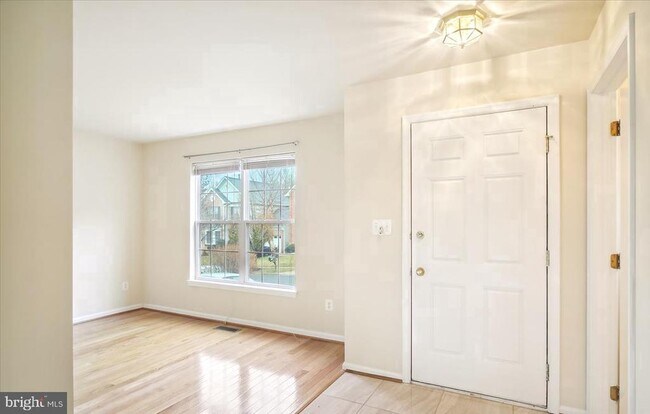 Photo - 22006 Stone Pier Ln