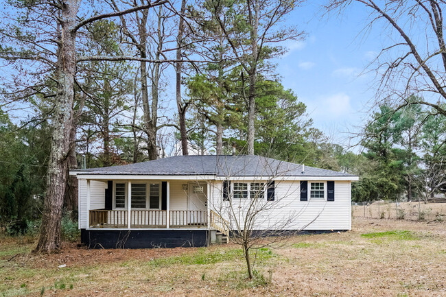 Cozy 3-Bedroom Home - Cozy 3-Bedroom Home