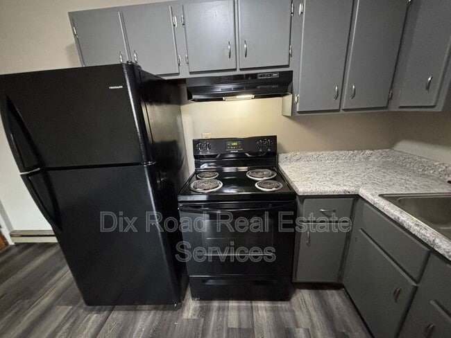 Photo - 430 Bellbrook Ave