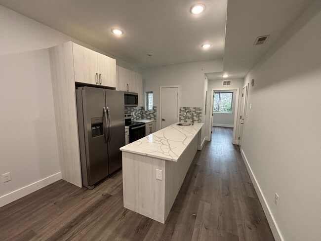 Photo - 2252 N Delhi St