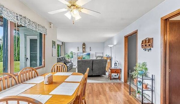 Photo - 16210 Larch Way