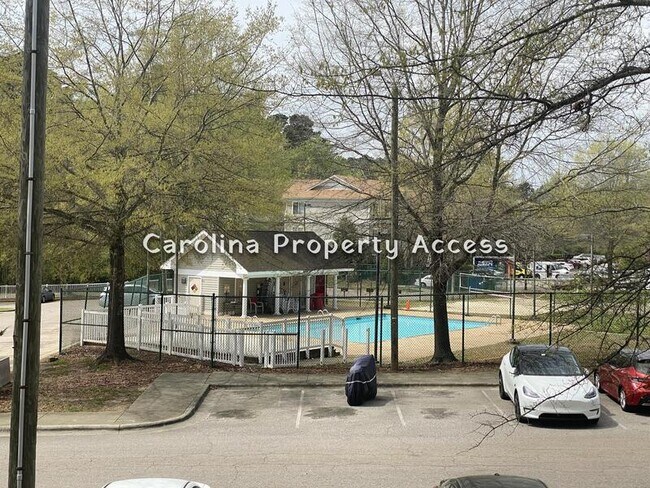 Photo - 1401 Collegiate Cir Unit 4