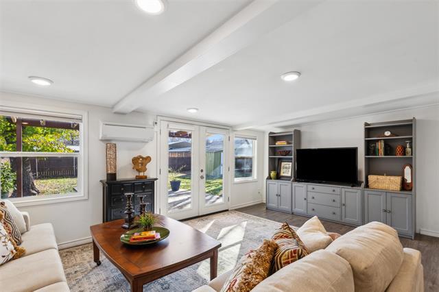 Photo - 226 N Lucas Dr