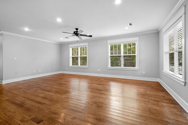 Photo - Bright & Cozy 3-Bedroom, 2-Bathroom Home with Fenced Yard!