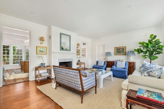 Photo - 255 Colonial Ln