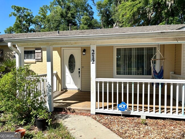 Photo - 212 Gunter St