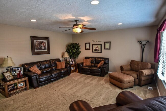 1157 W 120 N