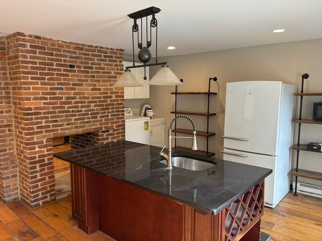 Building Photo - BEAUTIFUL, BRIGHT AND OPEN 1 BED, 1 BATH  HOUSE IN HEART OF NORTHSIDE- AVAIL NOW!