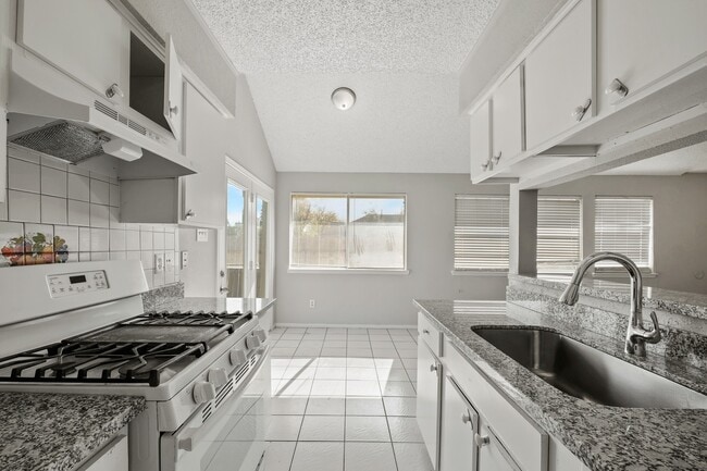 Photo - 13702 Tanvern Ct