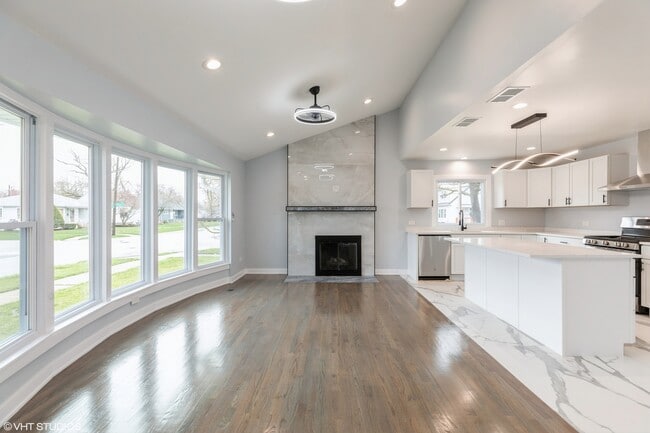 Photo - 3454 Monroe St