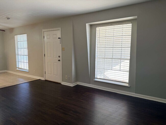 Photo - 2102 5th Ave N Unidad 12