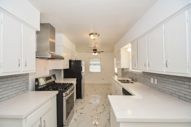 Photo - 5330 Windswept Ln