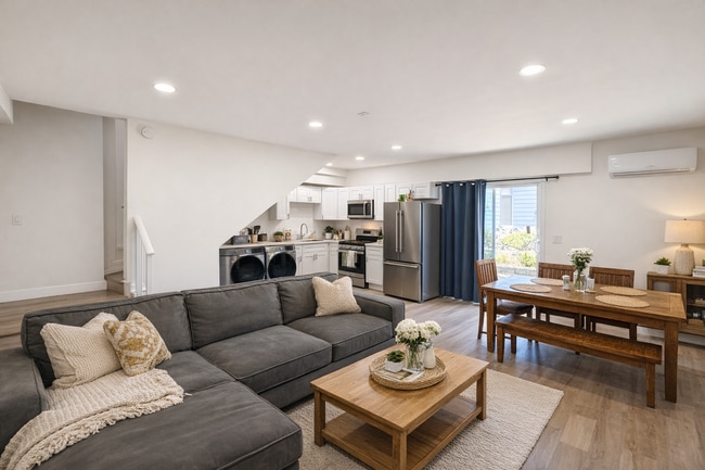 Building Photo - 5418-5420 Baja Drive Unit 5418 Baja Dr  2