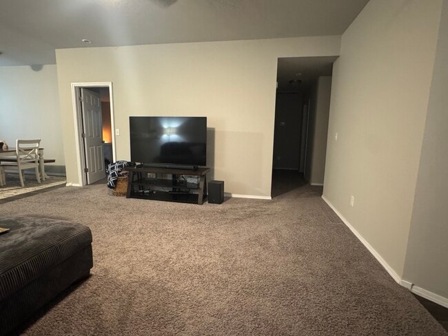 Photo - 1718 Carnley St