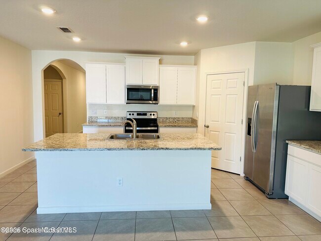 Photo - 519 Old Country SE Rd