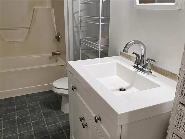 Photo - Approx 1000 sq ft basement 1be