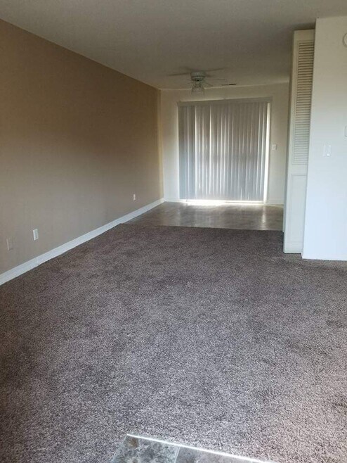 Lincoln Square Apartments