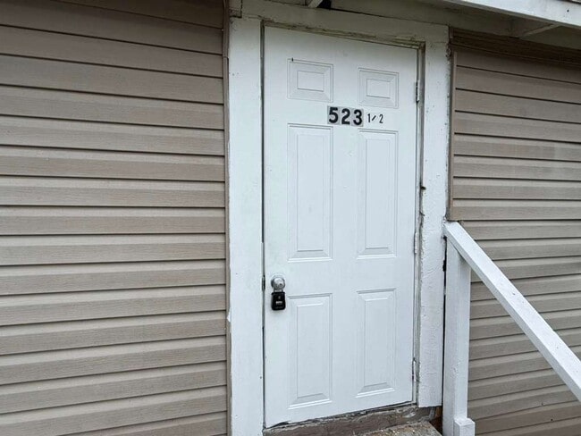 Photo - Remodeled 2/1 in Lakeland- Move-In Ready!