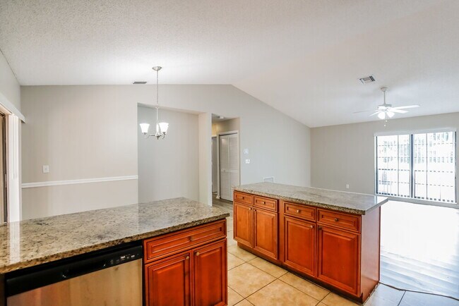 Photo - 12646 Buckland St