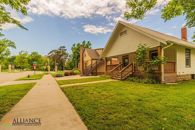 Ideal Location! Next to KSU! - Ideal Location! Next to KSU! House